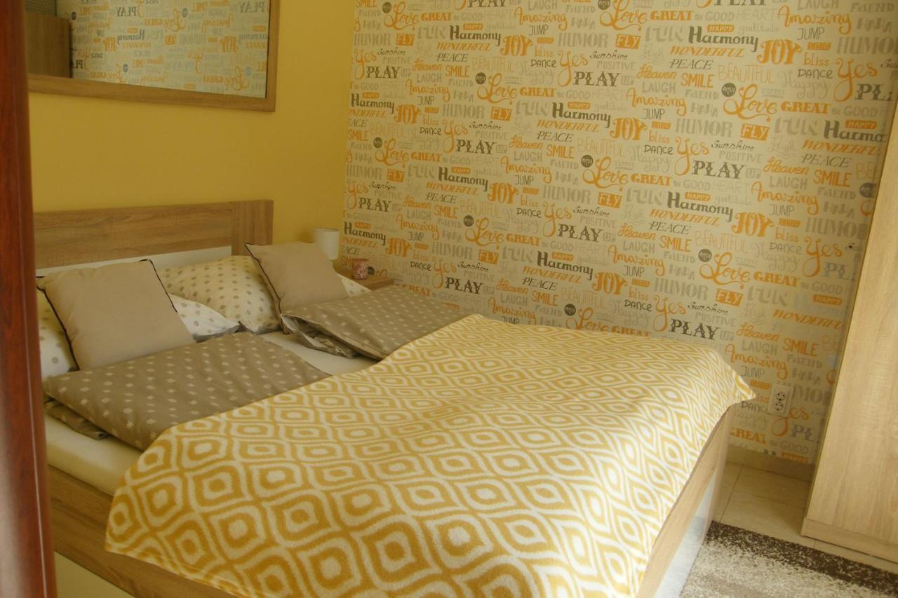 Happy Apartman Hajduszoboszlo Bagian luar foto