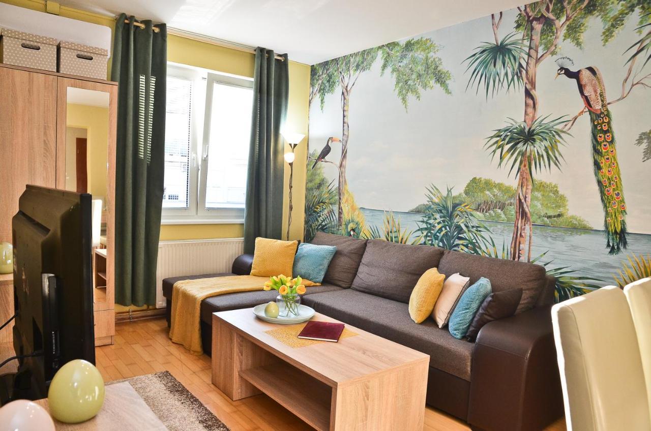 Happy Apartman Hajduszoboszlo Bagian luar foto