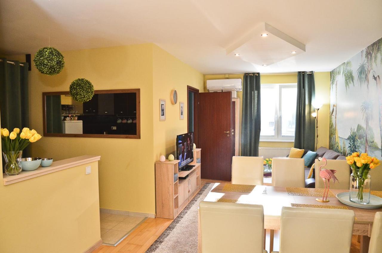 Happy Apartman Hajduszoboszlo Bagian luar foto