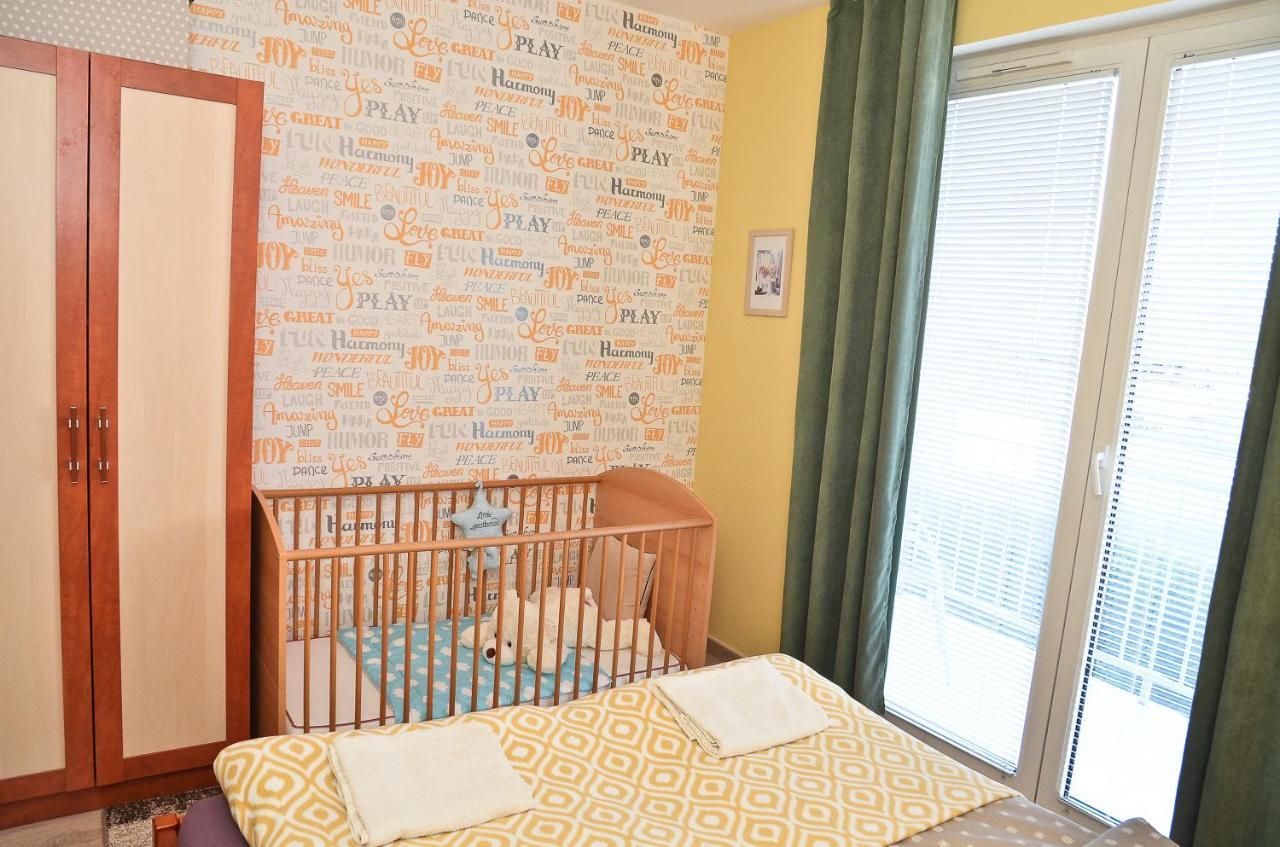Happy Apartman Hajduszoboszlo Bagian luar foto