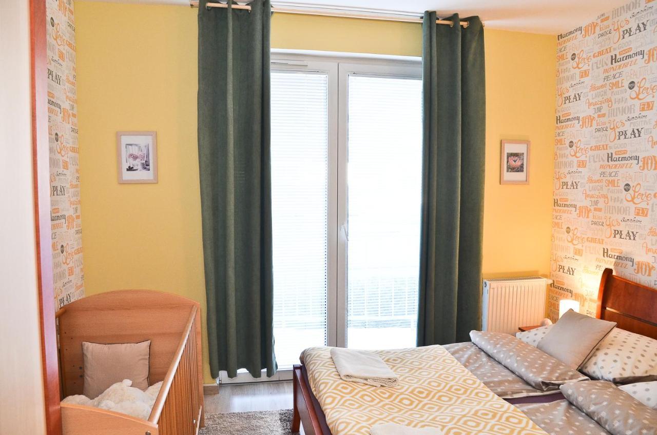 Happy Apartman Hajduszoboszlo Bagian luar foto