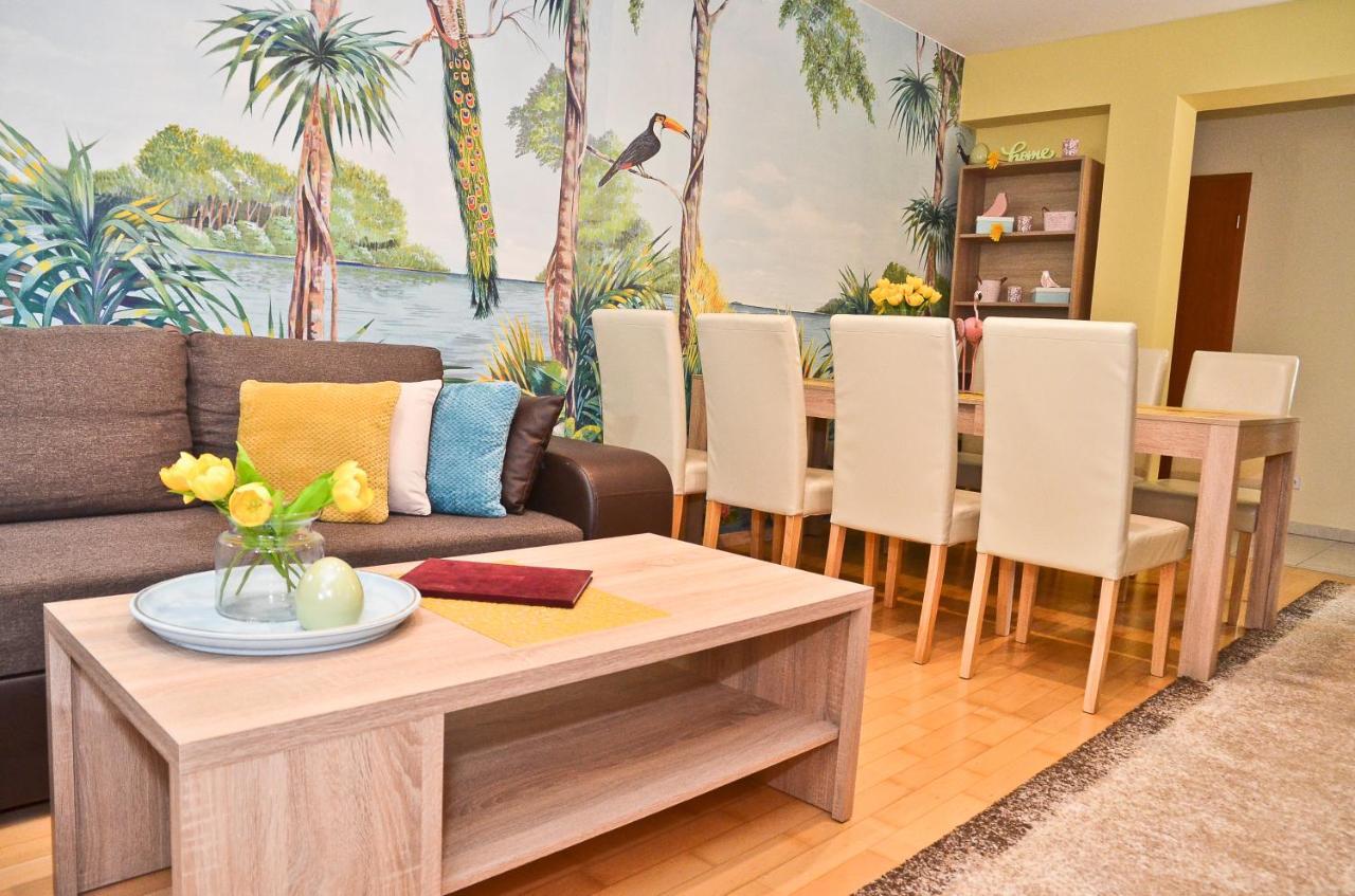 Happy Apartman Hajduszoboszlo Bagian luar foto