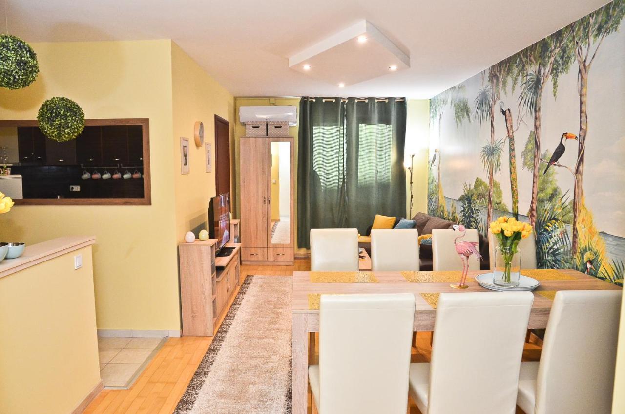 Happy Apartman Hajduszoboszlo Bagian luar foto